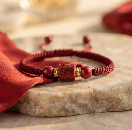Pulsera roja tibetana de protección con cuenta grabada, Soul Marks